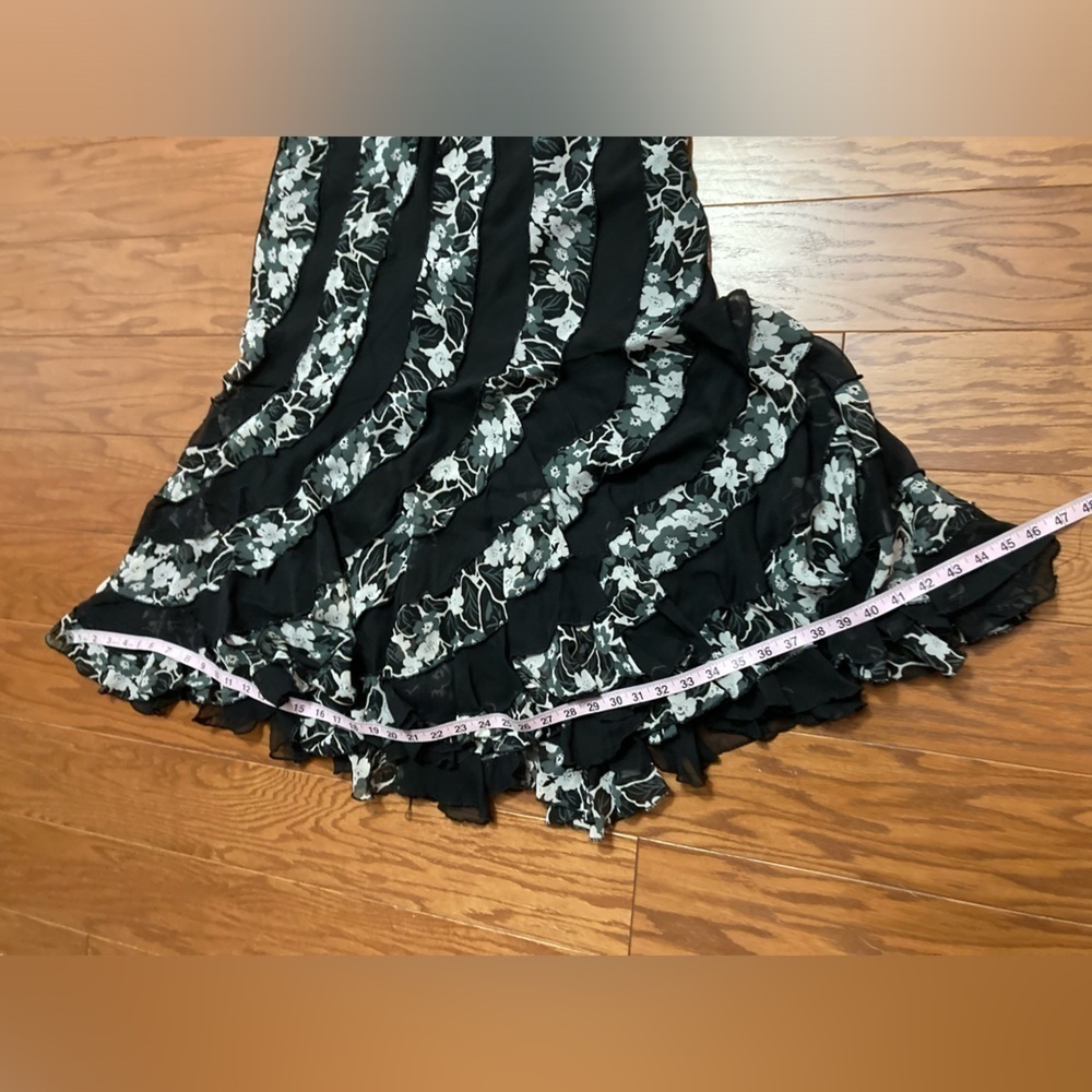 Black & White Floral Maxi Skirt Sz M Whimsy Gothic Flowy Gypsy Fairy NWT - Picture 13 of 13